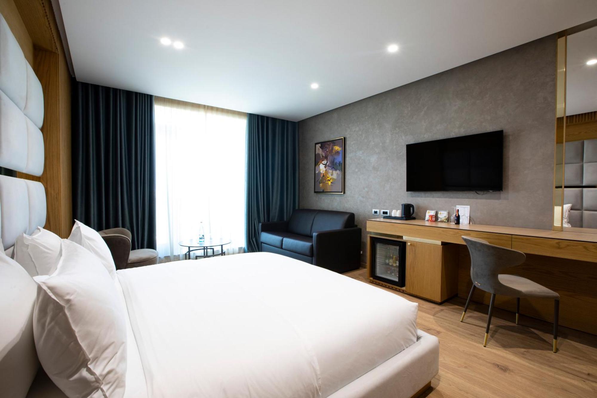 Marinaj Hotel & Spa Tiranë Ngoại thất bức ảnh
