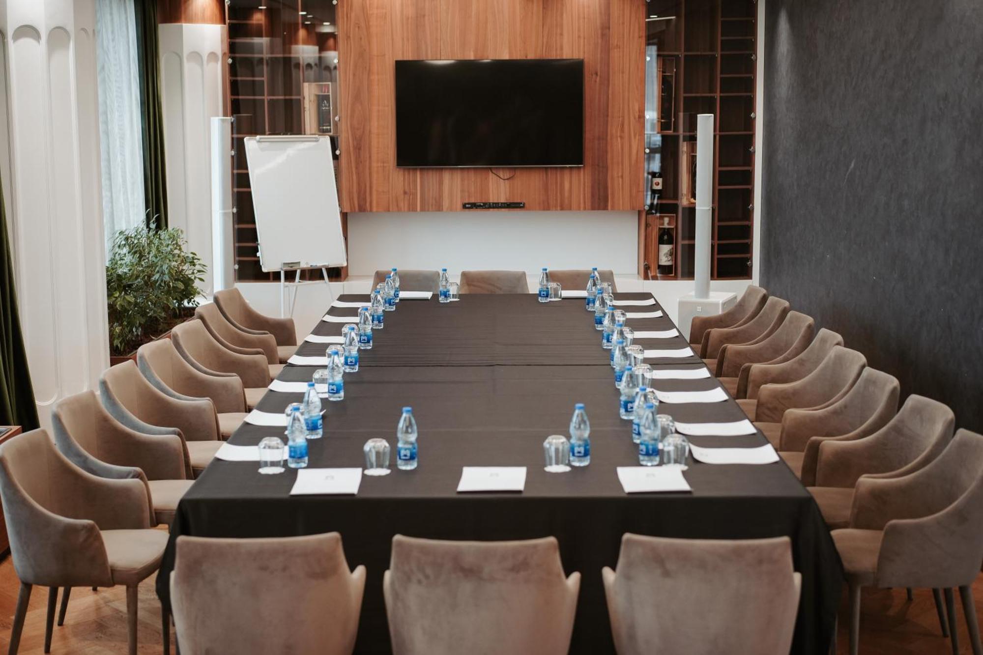 Marinaj Hotel & Spa Tiranë Ngoại thất bức ảnh