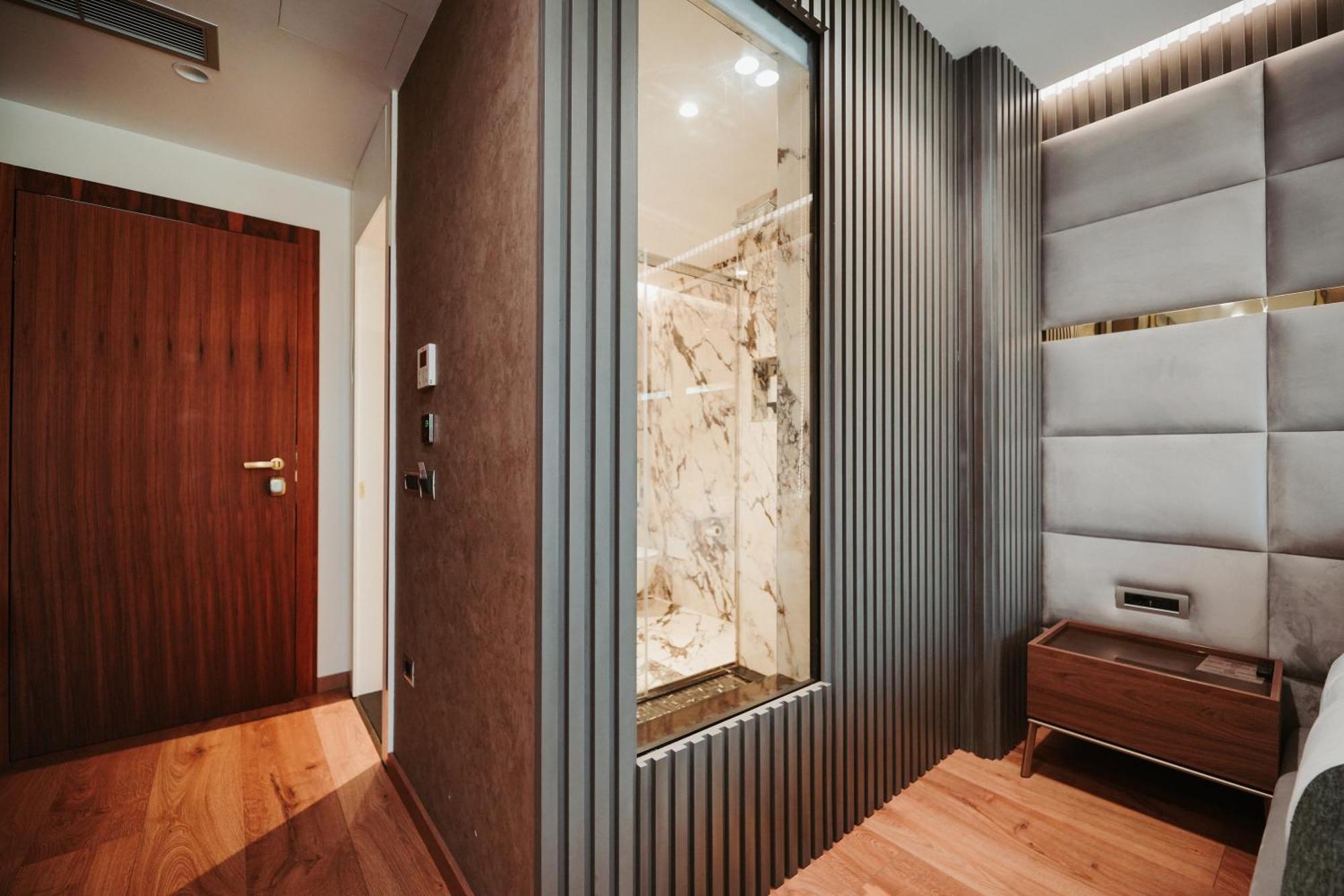 Marinaj Hotel & Spa Tiranë Ngoại thất bức ảnh